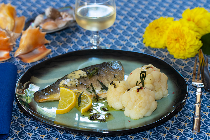 Filet de bar au beurre d’estragon et chou-fleur