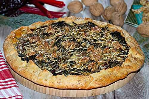 Tarte rustique aux blettes à cardes rouges aux noix