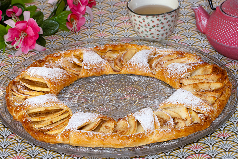 Tarte couronne, confiture de lait, pommes et speculoos