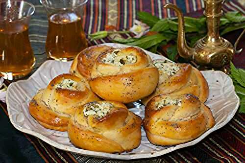 Poğaça, petits pains turcs feta et persil