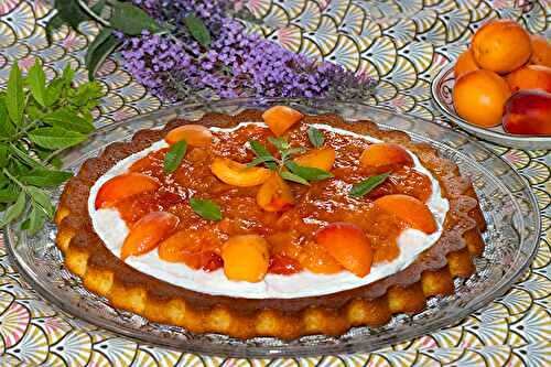 Tarte renversée, confit d’abricots à la verveine
