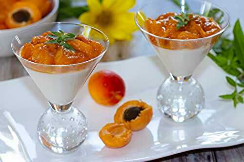 Panna cotta, compotée d’abricots à la verveine
