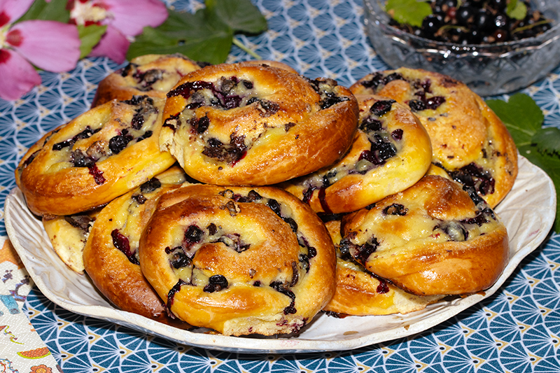 Brioches escargot au cassis et crème pâtissière
