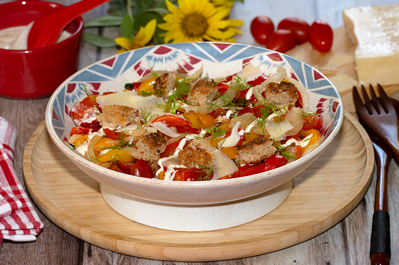 Salade de fenouil, poivrons, tomates à la sauce César