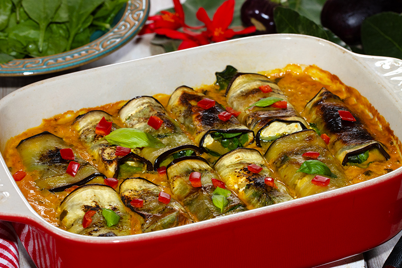 Aubergines farcies au curry et dahl de lentilles à la coco
