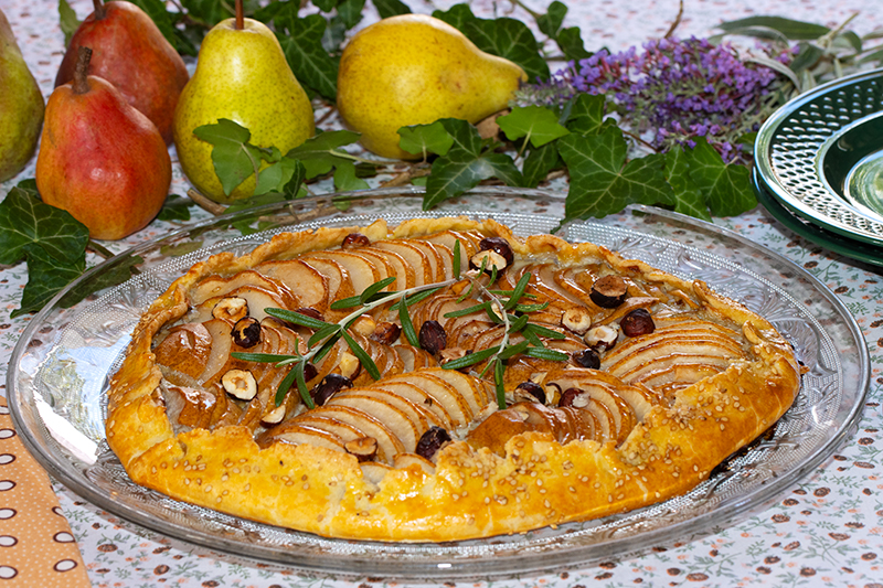Tarte rustique aux poires à la crème de St-Agur et au miel