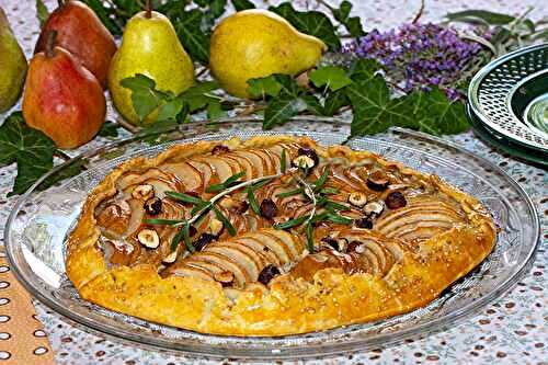 Tarte rustique aux poires à la crème de St-Agur et au miel