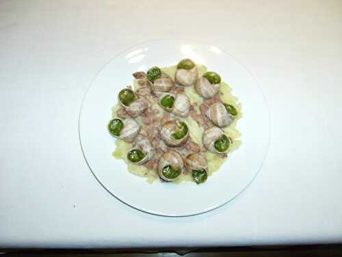 Escargots farcis sur lit d'écrasé de pommes de terre et châtaignes