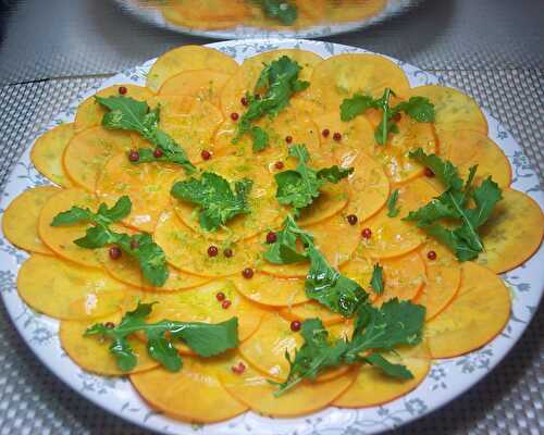 Carpaccio de kaki persimon a la roquette et a la noisette râpée - la cuisine de josette