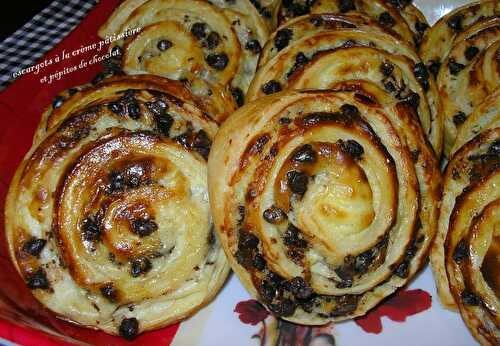 Escargots à la crème pâtissière et pépites de chocolat - la cuisine de josette