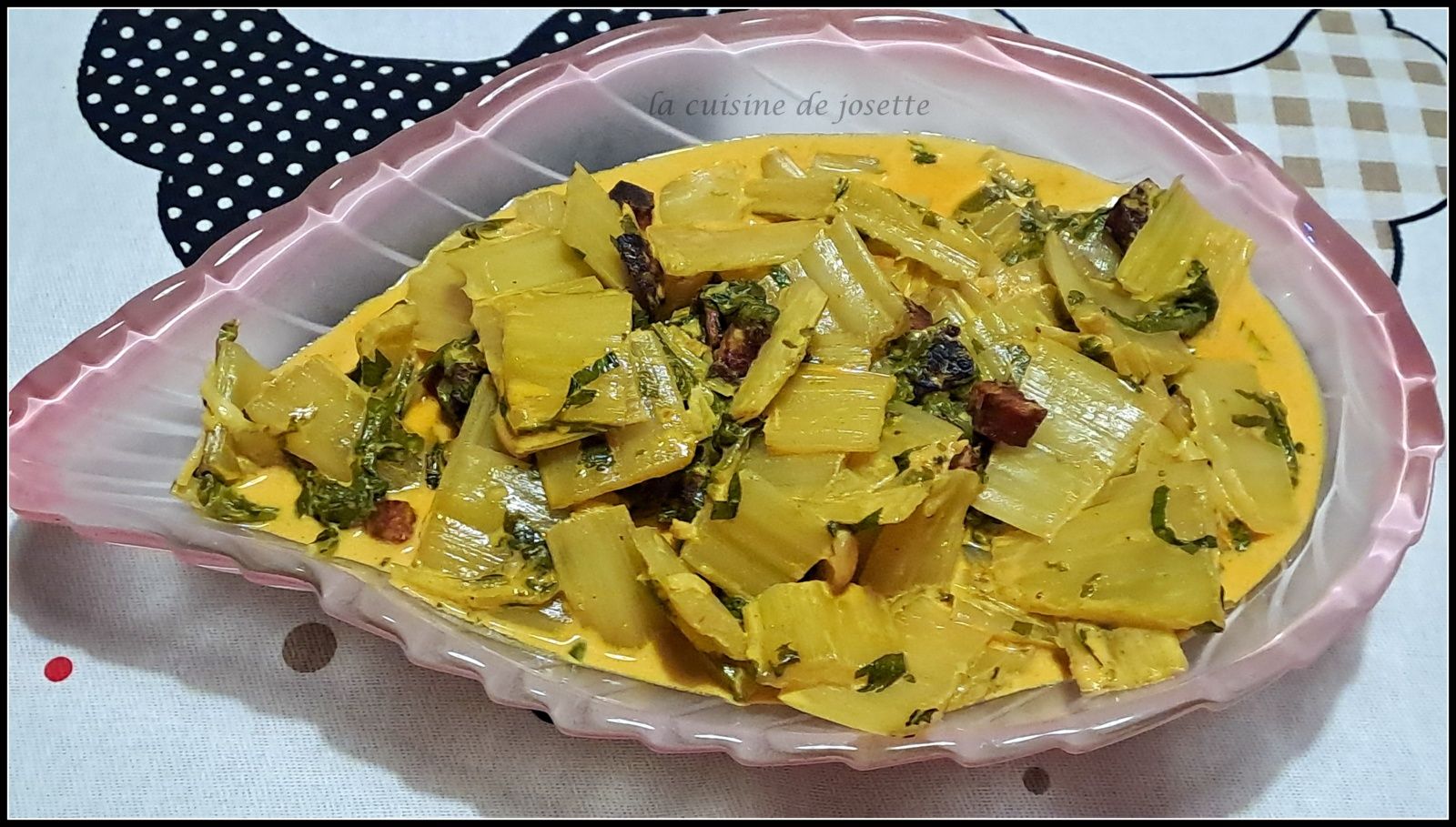 Poêlée de blettes, lardons et au curry