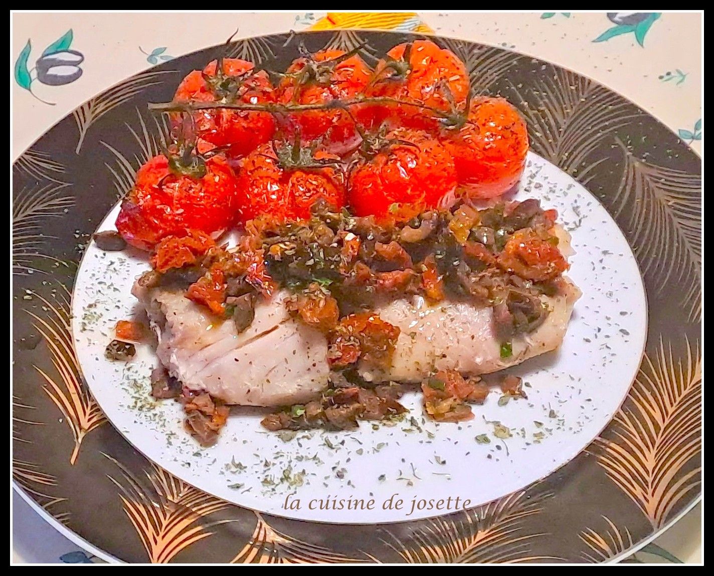 Dos de colin poêlé, brunoise d'olive et tomates confite