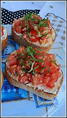 Bruschetta tomates basilic et vache qui rit