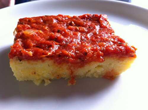 Polenta au parmesan et coulis de tomate au basilic