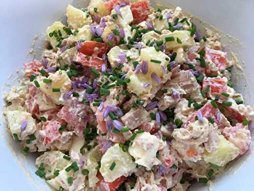 Salade de pomme de terre au thon et fleur de ciboulette