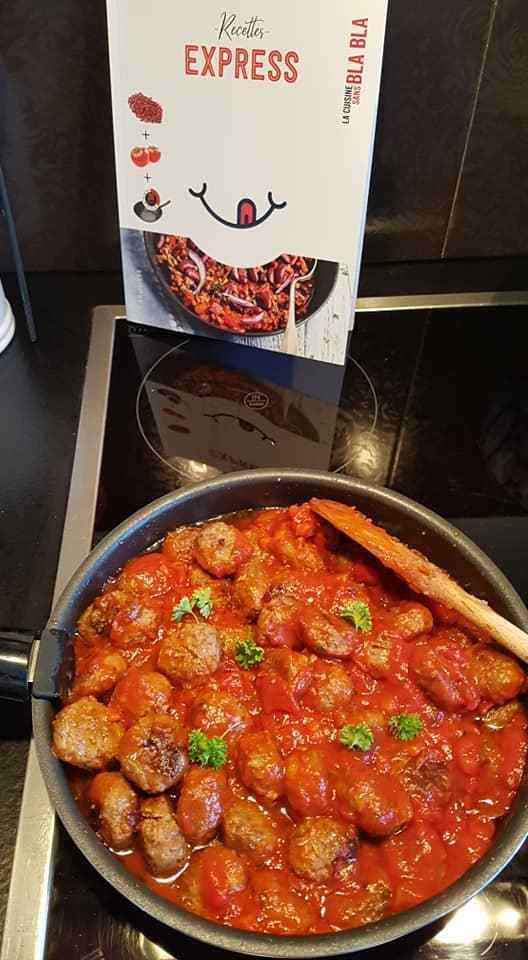 Boulettes sauce tomate ( livre Larousse)