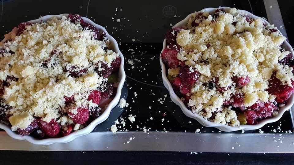 Crumble rhubarbe / fruits rouges