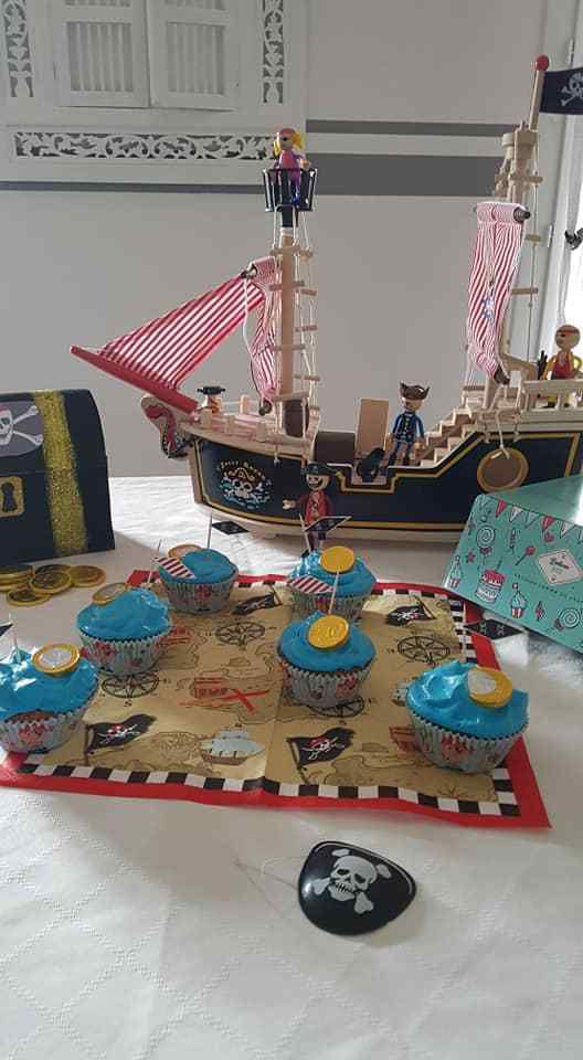 Cupcake pirate