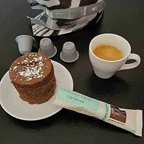 Mug cake poudre de chocolat caramel