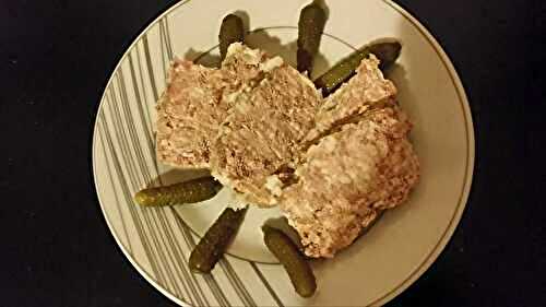 Pâté et cornichons