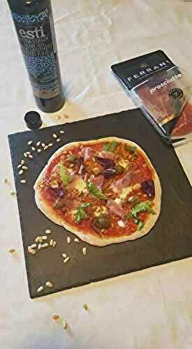 Pizza jambon cru et huile d'olive "Ifantis"