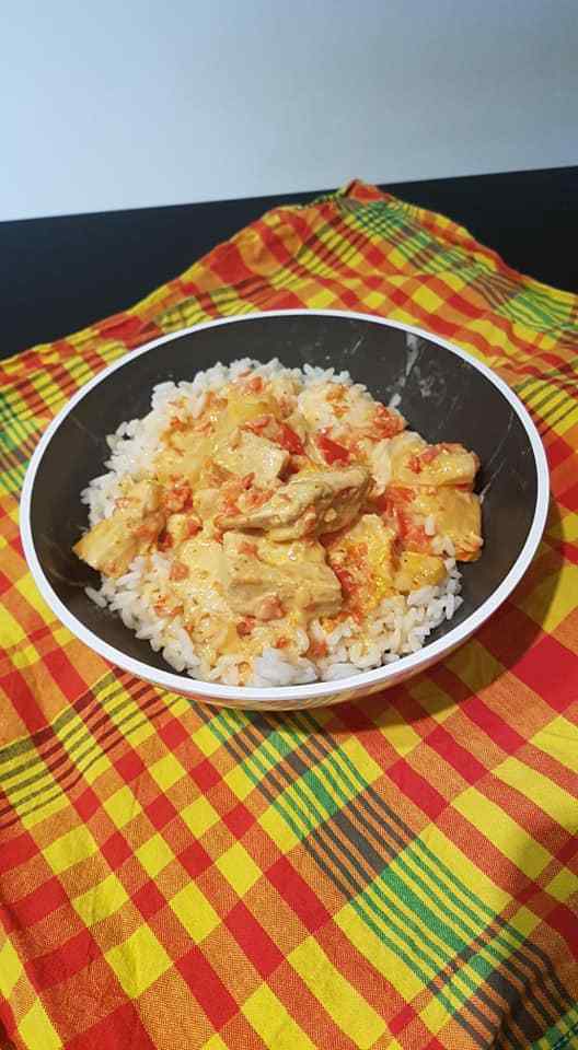 Poulet curry / ananas / lait coco et riz