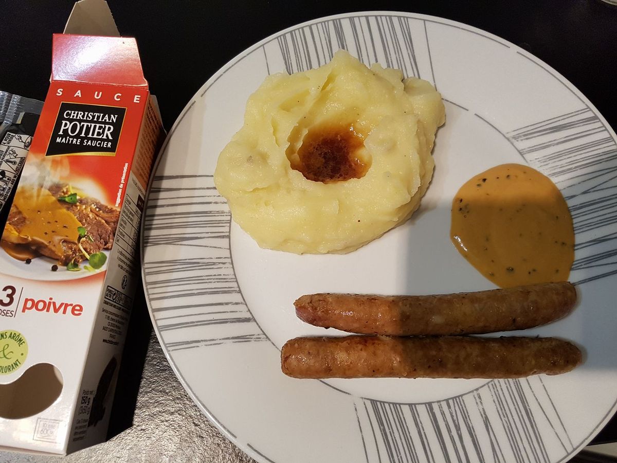 Purée/saucisse sauce poivre