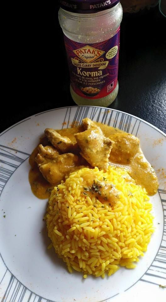 Riz au safran et blanc de poulet sauce Patak's