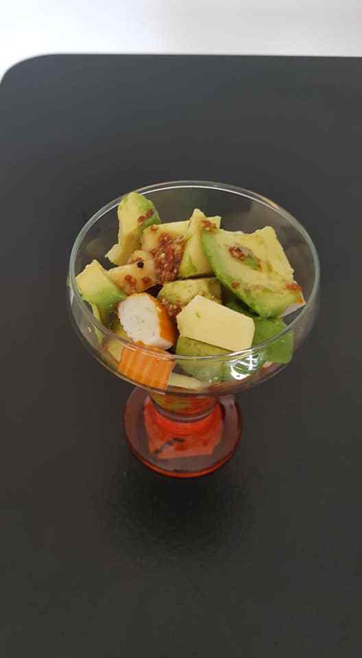 Salade avocat/surimi et pomme du limousin