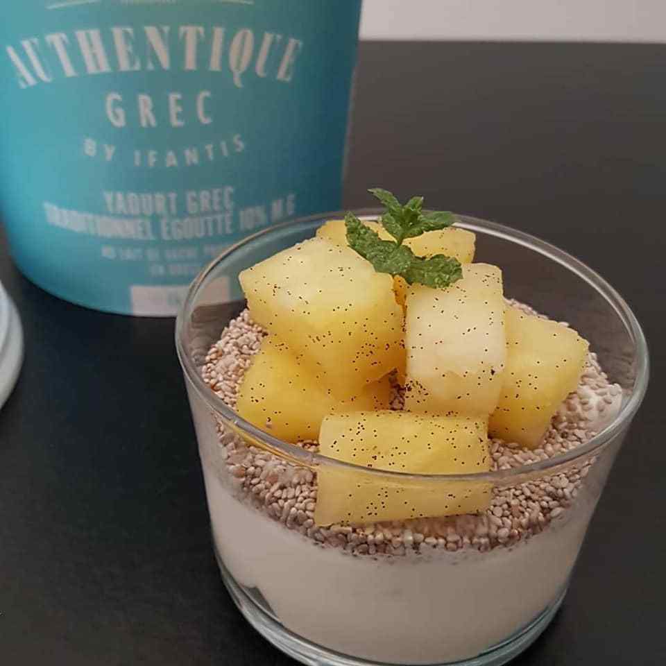 Yaourt grec ananas vanillé / graines de chia