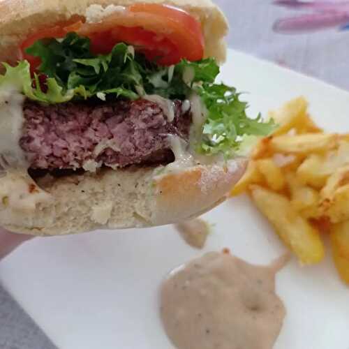 Burger Grand Fermage Grutto FR Le grenier à épices ( sauce poivre)