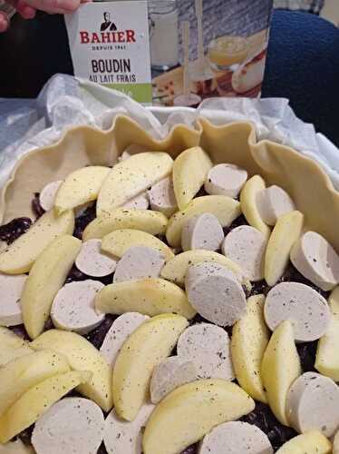 Tarte oignons, boudin blanc Bahier , pommes