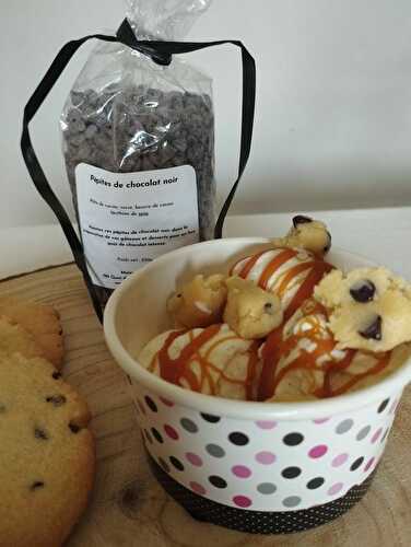 Glace vanille et caramel et cookies dough