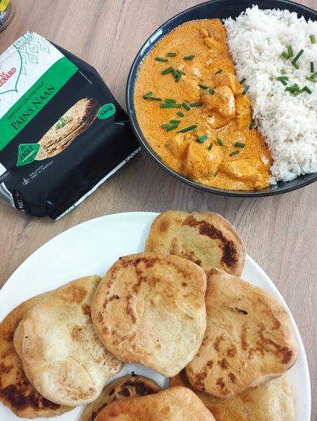 Butter chicken et pains naan Le Renard