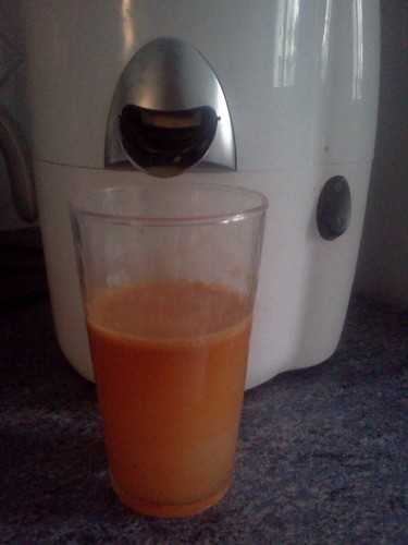 Jus de pomme, carotte, orange