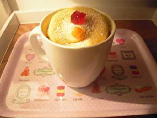 Mug cake aux fruits confits