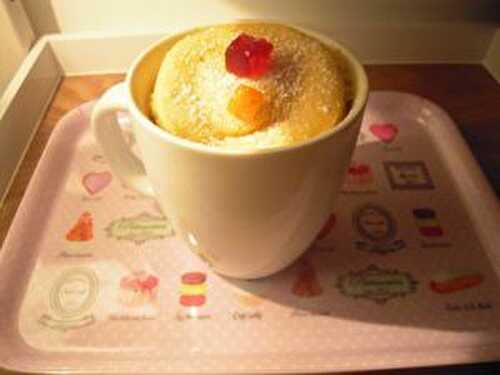 Mug cake aux fruits confits