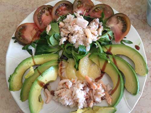 Salade d’agrumes à l’avocat et chair de crabe