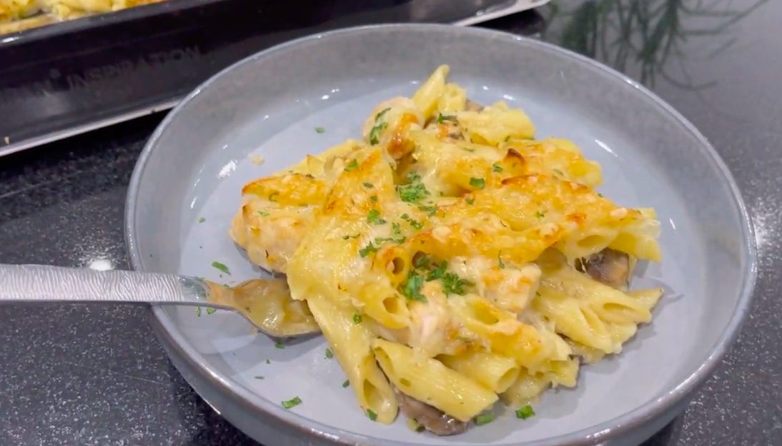 Gratin de pâtes au poulet et champignons