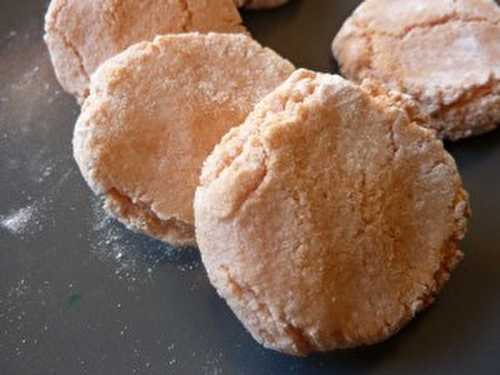 Recette - Amaretti aux biscuits roses