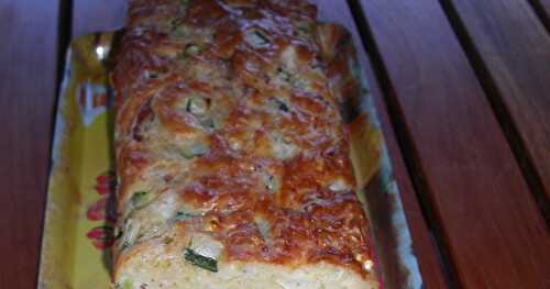 Cake courgettes-bacon-chèvre