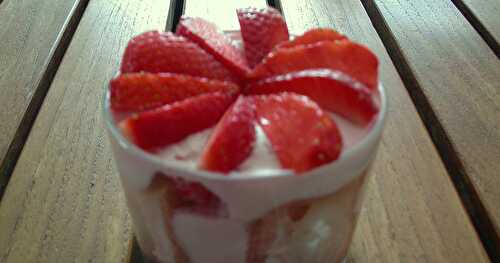 Charlotte fraises-framboises