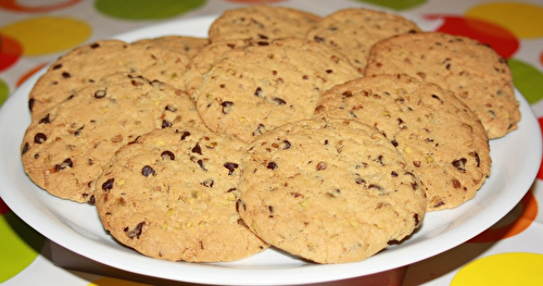 Cookies aux éclats de pistaches et aux pépites de chocolat