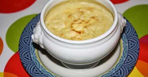 Velouté poireaux-pommes de terre gratiné au Saint Nectaire