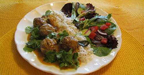 Boulettes d’agneau à la marocaine, sauce au cari