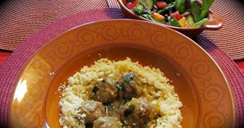 Boulettes d’agneau épicées, sauce au cari