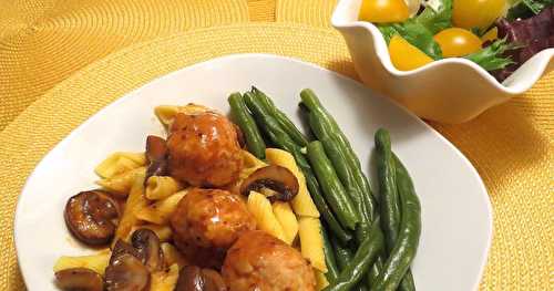 Boulettes de poulet à l’italienne, sauce aux champignons 