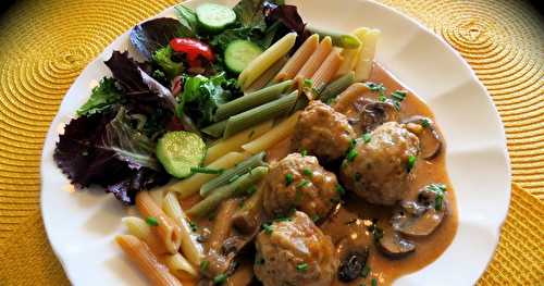 Boulettes de veau à l’aneth, sauce aux champignons à la crème