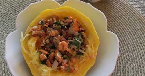 Courge spaghetti, sauce au sockeye et à la coriandre