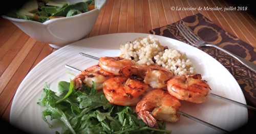 Crevettes grillées exquises et couscous perlé +